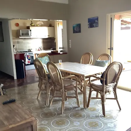 Maison Charmante Avec Vue Sur La Mer, + Cheminee