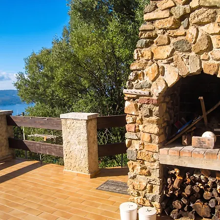 Holiday home Maison Charmante Avec Vue Sur La Mer, + Cheminee