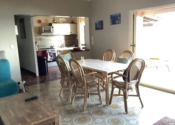 Maison Charmante Avec Vue Sur La Mer, + Cheminee